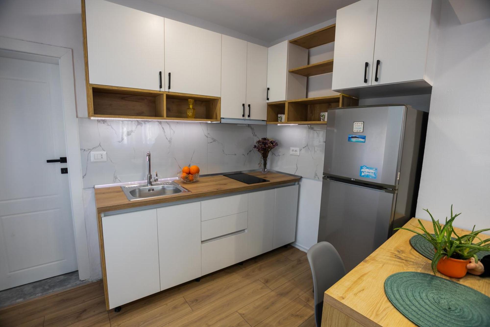 Sunny Center Apartment *