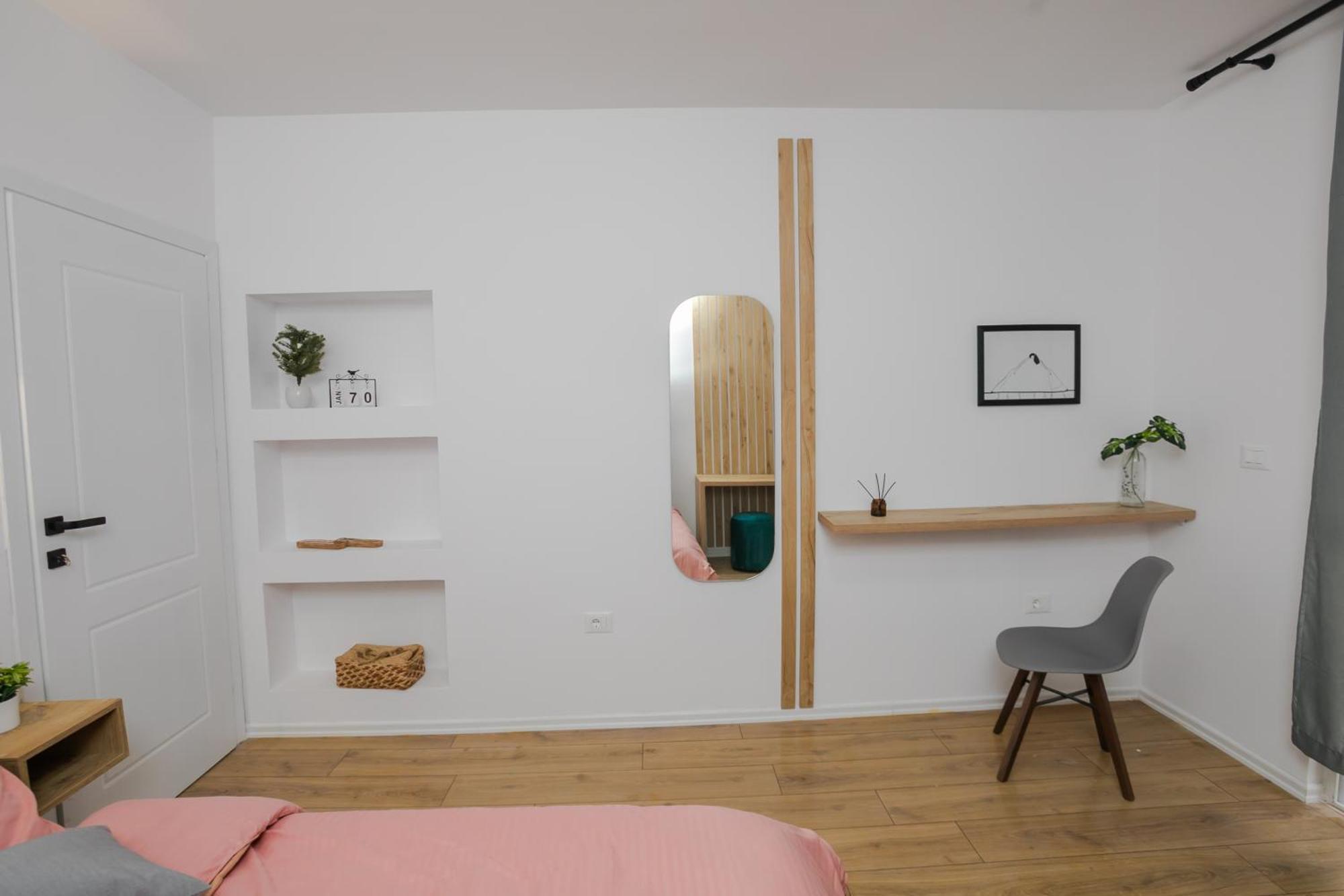 Sunny Center Apartment *